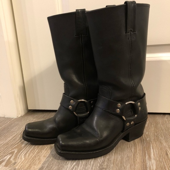 Frye Shoes - Frye Harness 12R Black Leather Boots in 6M.